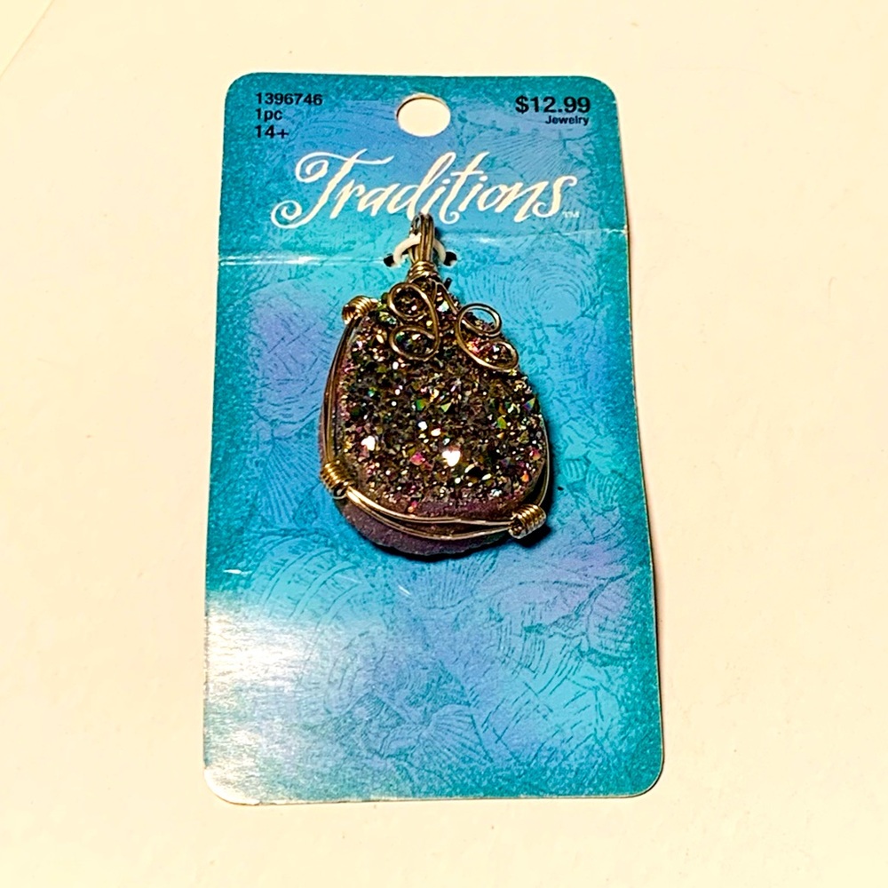 NWT Traditions Wire Wrapped Crystal Pendant